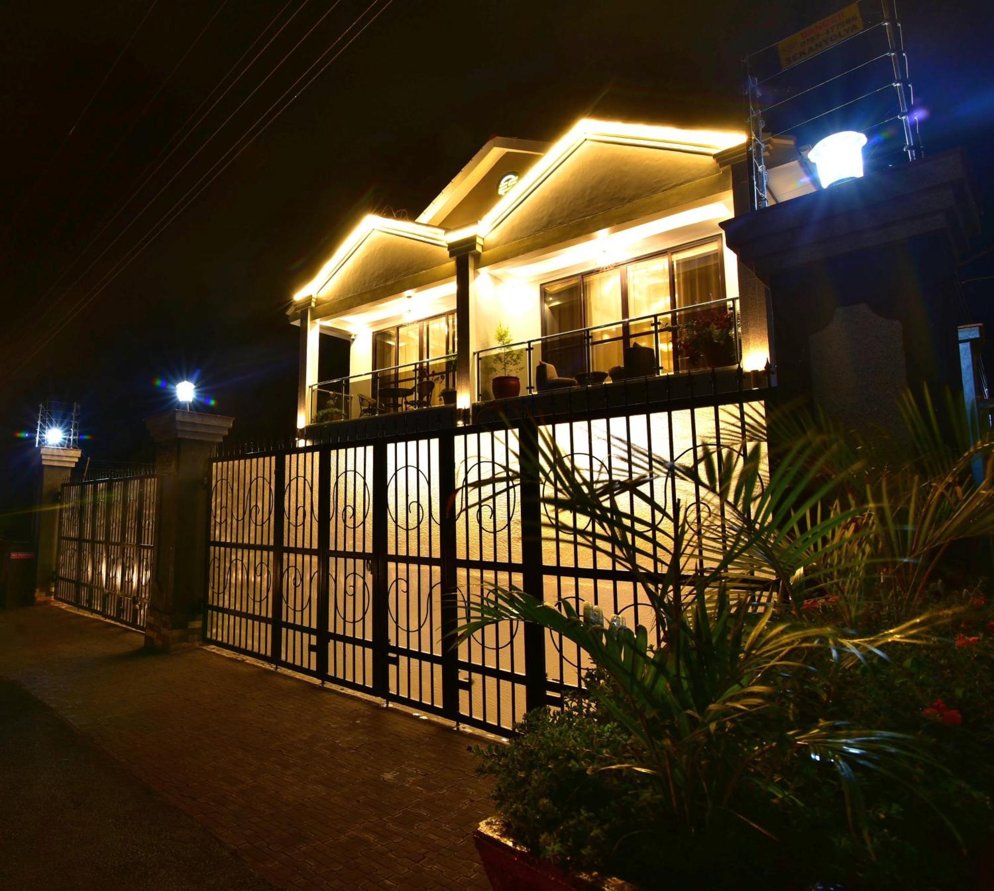 Entebbe Stay Apart-Hotel Esterno foto